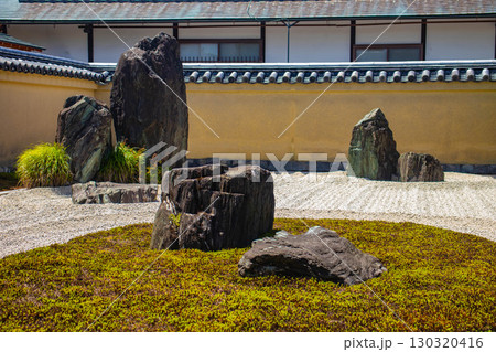 【京都風景】龍源院 独創的で印象深い禅宗の庭々 【京都風景】龍源院 独創的で印象深い禅宗の庭々 130320416