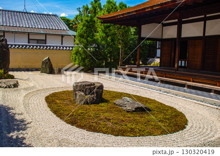 【京都風景】龍源院　独創的で印象深い禅宗の庭々 130320419