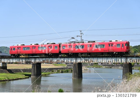 可児川を渡る 名鉄広見線 6000系電車6012編成スカーレット 可児川を渡る 名鉄広見線 6000系電車6012編成スカーレット 130321789