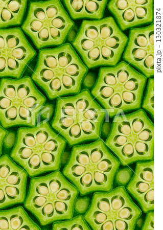 オクラの断面アート・パターン・テクスチャー 130321874