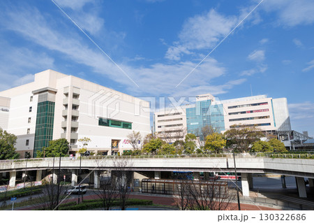 神奈川県 小田急線新百合丘駅南口の街並み 神奈川県 小田急線新百合丘駅南口の街並み 130322686