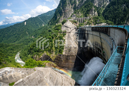 黒部ダム放水と虹の風景 黒部ダム放水と虹の風景 130323324