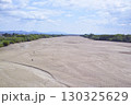 出雲市斐川町の瑞穂大橋から見た渇水時の斐伊川 130325629