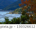 牡蠣養殖が盛んな瀬戸の海とローカル線 130326612