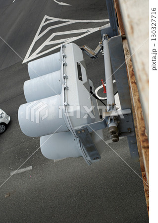 セパレート矢印式信号機の背面 130327716