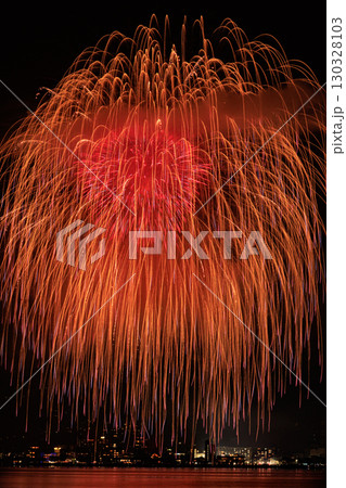 諏訪湖際湖上花火大会 130328103