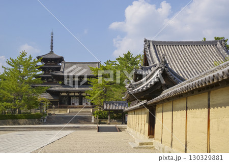 世界遺産 奈良・法隆寺の参道 130329881