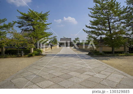 世界遺産 奈良・法隆寺の参道 130329885