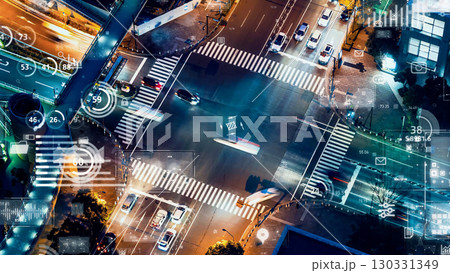 車の行き交う交差点と統計データのコンセプト 130331349