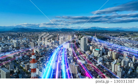現代都市空撮と未来に向かって伸びる光の帯 現代都市空撮と未来に向かって伸びる光の帯 130331387