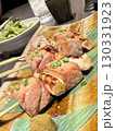 香ばしい肉とねぎの串焼き 130331923