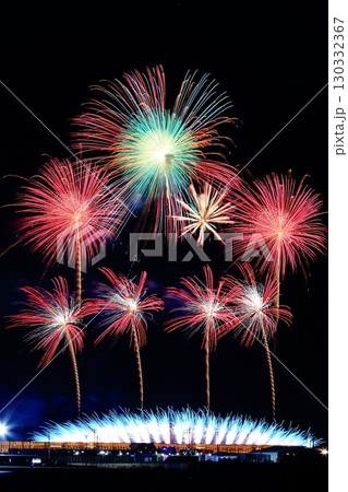 大阪万博打ち上げ花火(ミャクミャクをイメージ)2025年 大阪万博打ち上げ花火(ミャクミャクをイメージ)2025年 130332367
