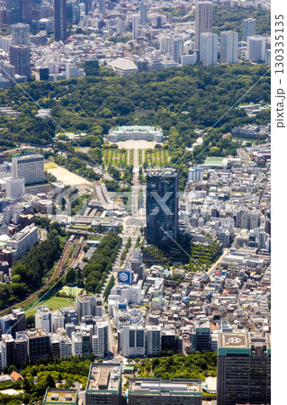 迎賓館赤坂離宮付近を空撮 迎賓館赤坂離宮付近を空撮 130335135