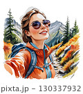 秋の山でサングラスをかけて笑顔を見せる女性 130337932