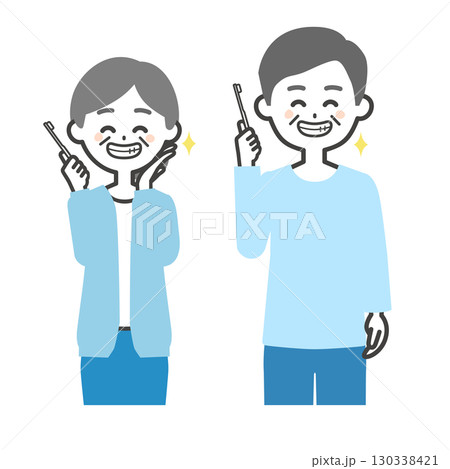 歯を見せて笑う歯ブラシを持った年配の男女イラスト 130338421