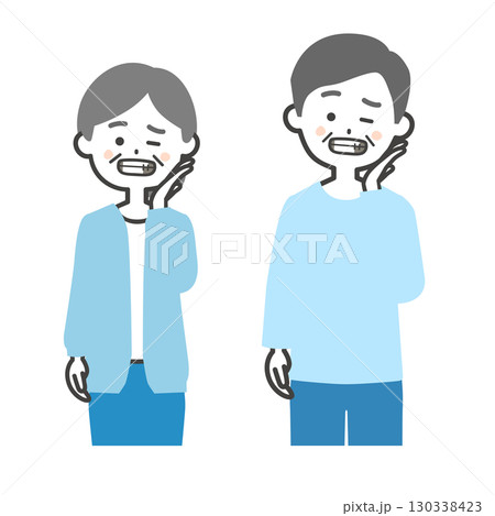 虫歯が見える年配の男女イラスト 130338423