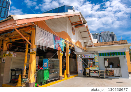 シンガポールの有名なホーカーセンター、マクスウェル・フードセンター 130338677