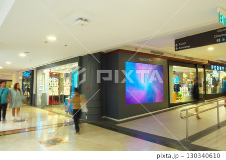 躍動するフィリピン - マニラ・マカティの高級ショッピングモール 　都市景観（2025年6月） 130340610