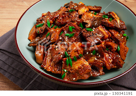 bulgogi, with mushrooms, with sesame seeds and green onions, Korean cuisine, homemade, no people, bulgogi, with mushrooms, with sesame seeds and green onions, Korean cuisine, homemade, no people, 130341191