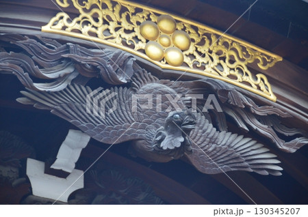 梅鉢紋・鳥の彫刻(大阪天満宮・西登龍門/大阪府大阪市北区) 梅鉢紋・鳥の彫刻(大阪天満宮・西登龍門/大阪府大阪市北区) 130345207