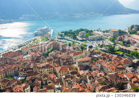 モンテネグロにある世界遺産の小さな町の風景 130346839