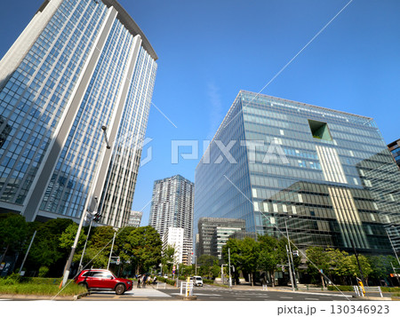 豊洲の高層ビル街　東京都 130346923