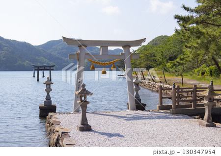 対馬 和多都美神社 海に立つ鳥居 対馬 和多都美神社 海に立つ鳥居 130347954