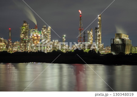 『四日市の工場夜景』磯津突堤・昭和四日市石油 『四日市の工場夜景』磯津突堤・昭和四日市石油 130348019