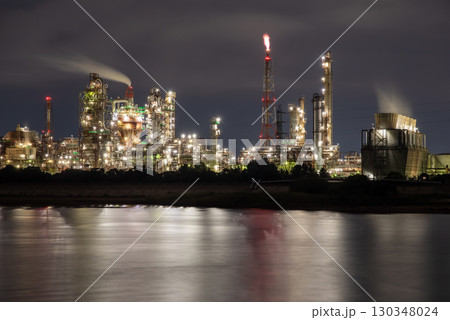 『四日市の工場夜景』磯津突堤・昭和四日市石油 130348024