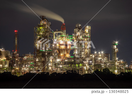『四日市の工場夜景』磯津突堤・昭和四日市石油 『四日市の工場夜景』磯津突堤・昭和四日市石油 130348025