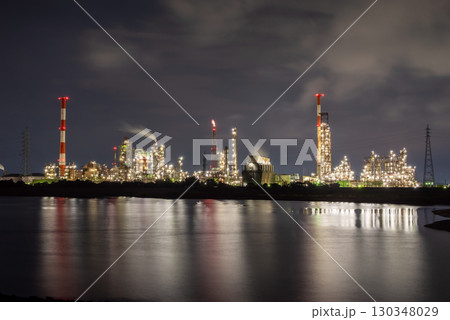 『四日市の工場夜景』磯津突堤・昭和四日市石油 『四日市の工場夜景』磯津突堤・昭和四日市石油 130348029