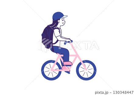 楽しそうに自転車に乗る女性 130348447