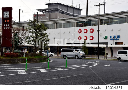 長野県上田市　上田駅お城口と駅前ロータリー 130348714