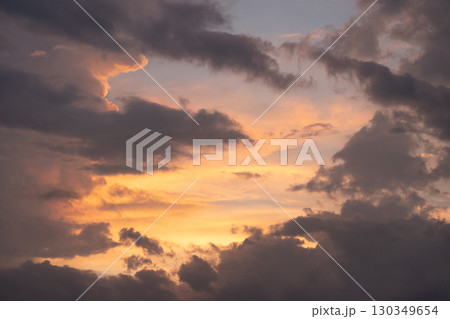 夕日に染まる雲 夕日に染まる雲 130349654