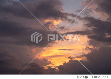 夕日に染まる雲 夕日に染まる雲 130349664