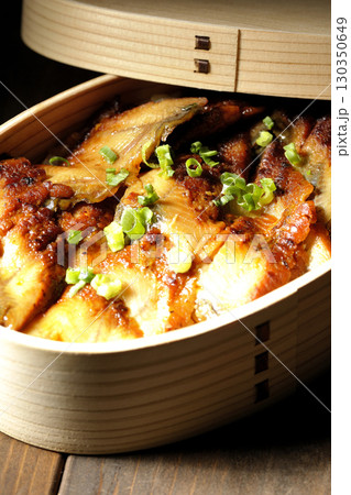 曲げわっぱ入り鰻丼弁当 130350649