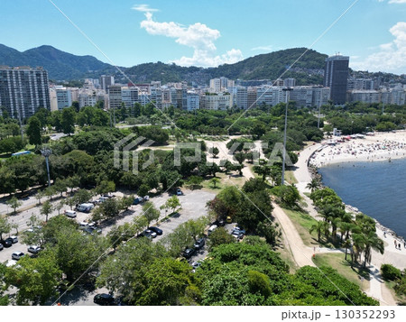 リオのプライア・デ・アスカールのビーチの空撮 130352293