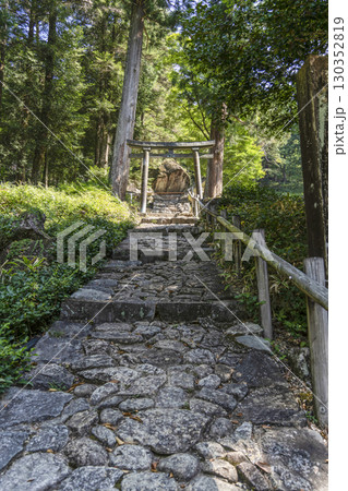 妙見神社（岐阜県下呂市）岩屋岩蔭遺跡 130352819