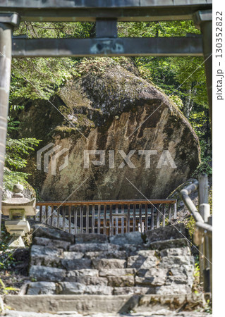 妙見神社（岐阜県下呂市）岩屋岩蔭遺跡 130352822