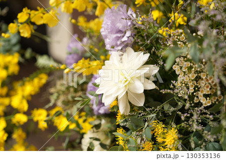 結婚式の装花 130353136