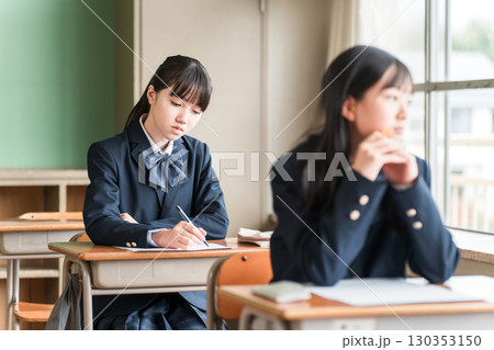 入試・テスト・試験・受験・センター試験のイメージ 入試・テスト・試験・受験・センター試験のイメージ 130353150