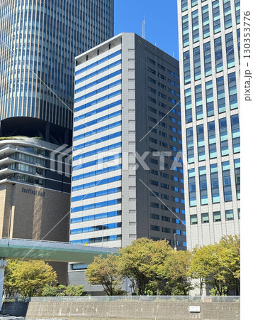 大阪三井物産ビル(大阪市北区中之島。テナントとして、エディオン本社、三井物産大阪支社など) 大阪三井物産ビル(大阪市北区中之島。テナントとして、エディオン本社、三井物産大阪支社など) 130353776