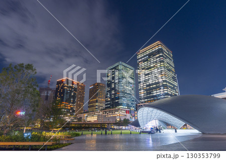 大阪駅前 うめきたの超高層ビル群 130353799