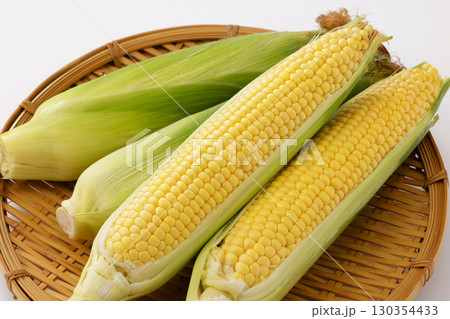 新鮮で甘いとうもろこし 新鮮で甘いとうもろこし 130354433