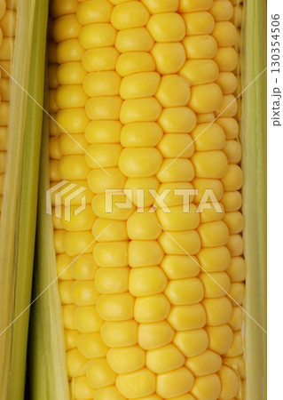 新鮮で甘いとうもろこし 130354506