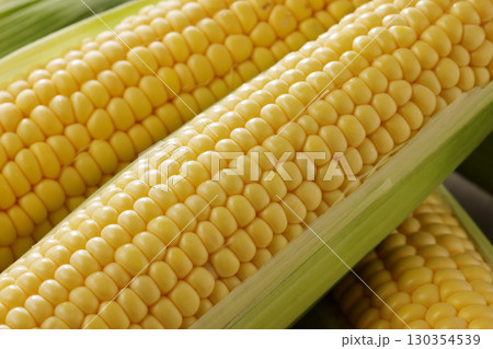 新鮮で甘いとうもろこし 130354539