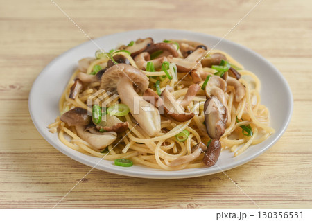 秋の味覚 キノコスパゲッティー 秋の味覚 キノコスパゲッティー 130356531
