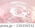 水面に落ちる水滴. 130356532