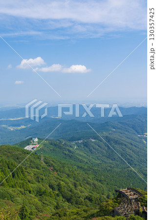 夏の筑波山山頂の展望と筑波山ロープウエイ(女体山） 130357425