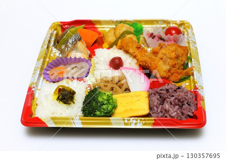 和風弁当（幕の内弁当） 130357695